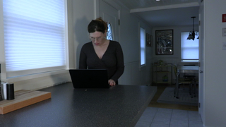Bettie Bondage_Stepmom-Saves-the-Nerd-4K.mov