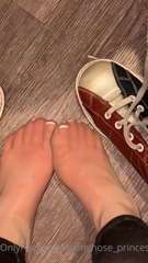 283816390_my-feet-are-so-sweaty-i-dont-think-theyve-ever-been-this_0.m4v