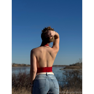 The Girl Behind the Mystery 🌊🏔Aww, sitting here with my coffee in Alberta, thinking about the.jpg