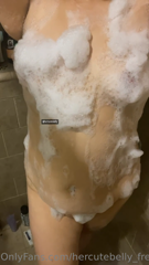 491138580_covered-in-bubbles-leave-me-a-nice-tip-and-ill-send-you_0.m4v