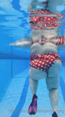 210884354_belly-dancing-underwater-is-harder-than-belly-dancing-on-lan_0.m4v