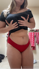 898464084_stripping-out-of-my-top-and-showing-off-my-tits_0.mp4