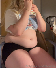 447020593_800-calories-evening-snack-can-cause-some-burps-this-is-m_0.m4v