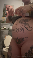 1661181858_oiling-up-my-belly-naked_0.mp4