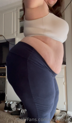 452672066_early-morning-jiggles-before-the-gym-what-should-i-eat-aft_2.m4v