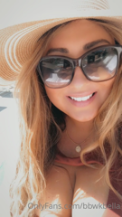 297847911_vacay-my-fav-time-to-shine_3.m4v