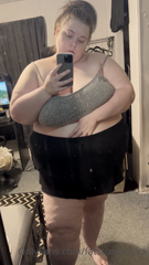 378479584_please-ignore-the-bed-head-and-dirty-mirror-this-was-a-sp_0.m4v