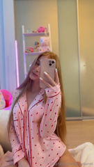 932939797_today-s-valentine-s-day-and-i-had-to-make-something-to-spoil_0.mp4