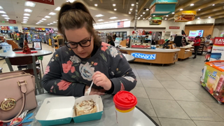 14290690_12-19-19-hey-guys-watch-me-devour-a-cinnabon-cinnamon-roll_0.mp4