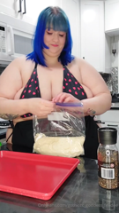 1529108161_let-s-make-a-pizza-together-i-saved-some-for-you-cutie-pi_0.mp4