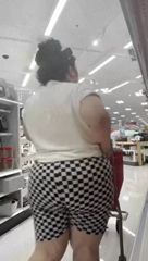 728848860_public-waddles-and-public-belly-touching-join-me-for-a-very_1.mp4
