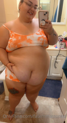 343304668_im-mesmerized-by-my-body-all-of-my-curves-and-really-soft_5.m4v