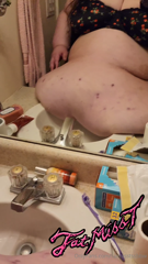 1487767718_tried-so-hard-to-get-all-of-my-massive-belly-into-the-sink_3.mp4