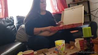 127678931_finishing-dinner-i-was-about-to-explode-but-i-couldn-t_0.mp4