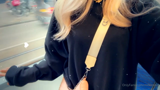 714997646_do-u-like-my-outfit_0.m4v