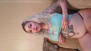 72925244_big-belly-bimbo-burps_14.m4v