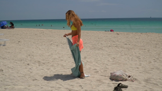 Yellow Bikini [15ecb95c].mp4