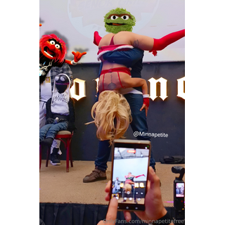 2649x4096_0c065317989c205938e4305862cf5c56.jpg