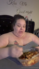 833384124_sausage-eggs-and-pancakes-with-strawberries-and-cheesecake_0.mp4