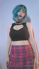 Gothic Skirt 01.mp4