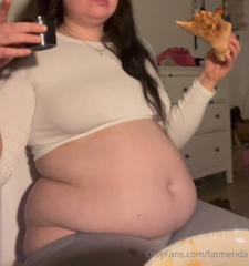 1360907612_uhhh-it-makes-me-so-horny-to-eat-so-much-in-one-sitting-im_0.mp4