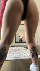 1271077211_showing-off-my-legs-and-ass_0.mp4