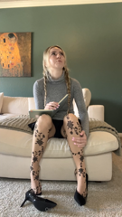 972856666_therapist-roleplay-watch-me-cum-all-over-my-cotton-gusset_0.mp4