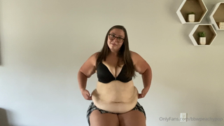 181875860_with-a-belly-this-soft-and-jiggly-i-cant-help-but-play-with_0.m4v