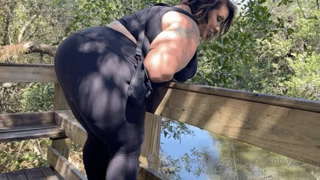 314481761_out-on-curvage-now-only-5-99-for-a-limited-time-laur_2.mp4