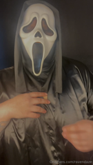 1397449514_ghostface-goes-over-the-rules-of-how-to-survive-a-scary-movi_0.mp4