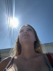 Girl-Mia_2026-04-26_02-33-11_248.mp4