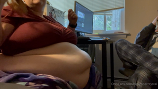 321247746_preparing-for-a-night-of-eating_0.m4v