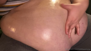 1334217377_never-thought-being-5-fingers-deep-in-my-belly-button-would_0.mp4