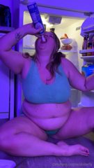 787997749_feed-me-whipped-cream-on-repeat_0.m4v