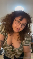 1623649883_guys-quick-help-which-top_0.mp4