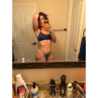 kenisagirl_2453513694_source (1).png