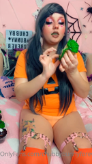 56615581_a-yummy-cupcake-stuffing-video-to-start-your-day-off-right_0.m4v