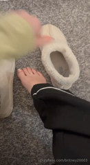 1444616155_winter-season-calls-for-fluffy-slippers_0.mp4