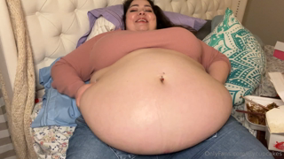 904634401_big-round-doughnut-belly-heheh-had-a-dozen-donuts-before_0.mp4