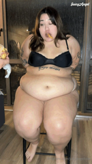1861734068_force-feeding-tied-up-juicy-loves-pleasing-her-feeder_0.mp4