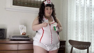 505628267_bimbo-fat-nurse-encourages-obesity-well-it-s-break-time_3.mp4