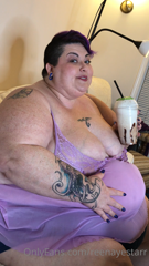 198574353_pre-shoot-milkshake-this-is-why-i-am-so-fat_0.m4v