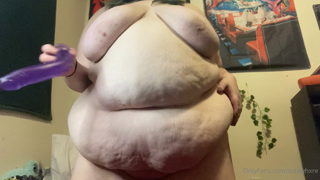 475833341_do-u-want-me-to-smother-you_0.mp4