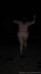 862078980_aussie-christmas-is-always-super-hot-so-i-went-skinny-dippin_1.mp4