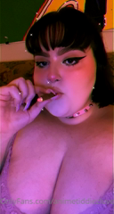 63328544_who-wants-to-see-420-content_0.mp4