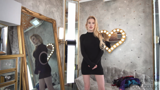 Roxy Cox - MILF Big Tits Mom Tries on Bras For step-Son 4K.mp4