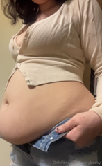 750034620_slow-motion-belly-play_0.m4v