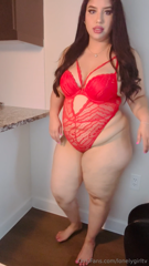 1491473198_my-mom-says-im-fat-and-gross_0.mp4