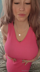 941411131_live-preggo-belly-play-with-my-pussy-put-my-huge-dildo_0.mp4