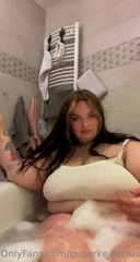 433451245_kommst-du-mit-mir-baden-will-you-come-bathe-with-me_0.m4v